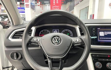 Volkswagen T-Roc I, 2021 год, 1 999 000 рублей, 6 фотография