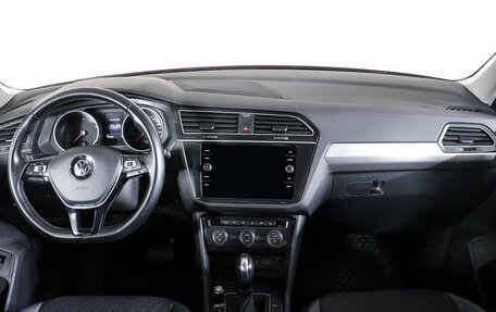 Volkswagen Tiguan II, 2020 год, 2 090 000 рублей, 13 фотография