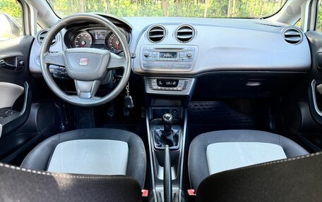 SEAT Ibiza IV рестайлинг 2, 2013 год, 749 000 рублей, 8 фотография