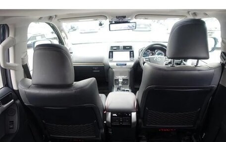 Toyota Land Cruiser Prado 150 рестайлинг 2, 2022 год, 4 150 073 рублей, 4 фотография
