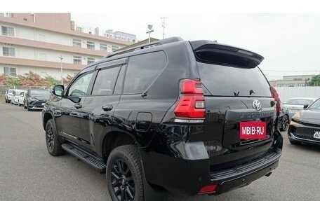 Toyota Land Cruiser Prado 150 рестайлинг 2, 2022 год, 4 150 073 рублей, 3 фотография
