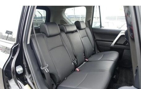 Toyota Land Cruiser Prado 150 рестайлинг 2, 2022 год, 4 150 073 рублей, 8 фотография