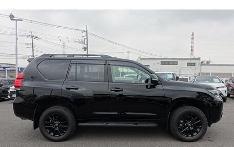 Toyota Land Cruiser Prado 150 рестайлинг 2, 2022 год, 4 150 073 рублей, 9 фотография