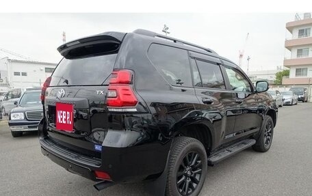 Toyota Land Cruiser Prado 150 рестайлинг 2, 2022 год, 4 150 073 рублей, 7 фотография