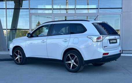 Mitsubishi Outlander III рестайлинг 3, 2014 год, 1 300 000 рублей, 2 фотография