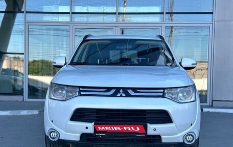 Mitsubishi Outlander III рестайлинг 3, 2014 год, 1 300 000 рублей, 3 фотография
