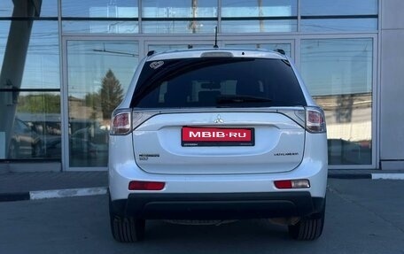 Mitsubishi Outlander III рестайлинг 3, 2014 год, 1 300 000 рублей, 4 фотография
