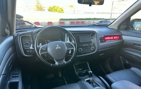 Mitsubishi Outlander III рестайлинг 3, 2014 год, 1 300 000 рублей, 6 фотография