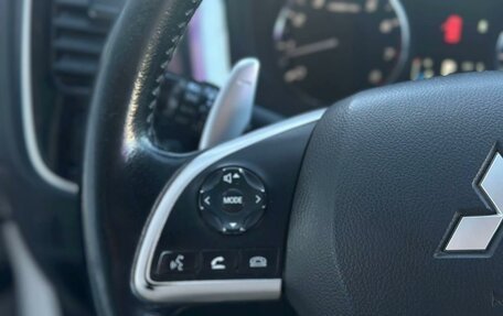 Mitsubishi Outlander III рестайлинг 3, 2014 год, 1 300 000 рублей, 15 фотография