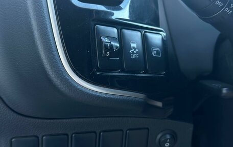 Mitsubishi Outlander III рестайлинг 3, 2014 год, 1 300 000 рублей, 18 фотография