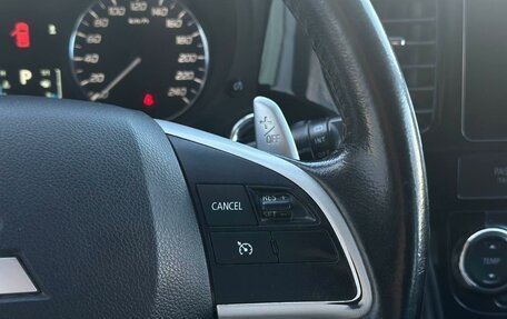 Mitsubishi Outlander III рестайлинг 3, 2014 год, 1 300 000 рублей, 16 фотография