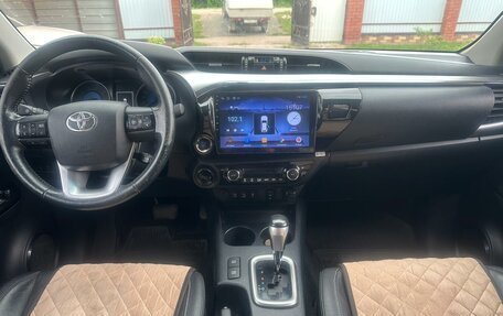 Toyota Hilux VIII, 2016 год, 3 500 000 рублей, 10 фотография