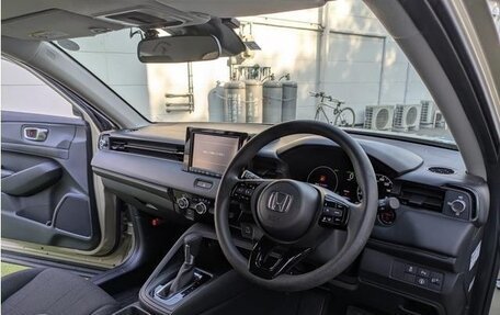 Honda Vezel, 2022 год, 2 050 000 рублей, 10 фотография