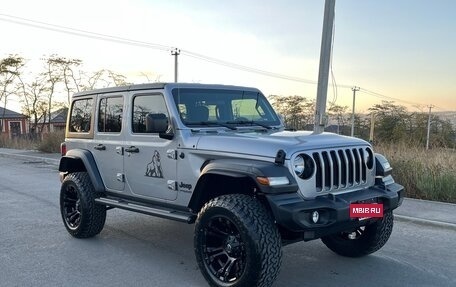 Jeep Wrangler, 2021 год, 4 600 000 рублей, 36 фотография