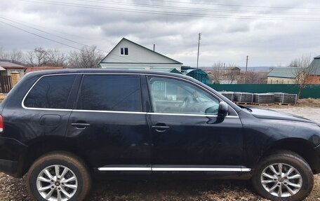 Volkswagen Touareg III, 2003 год, 550 000 рублей, 2 фотография