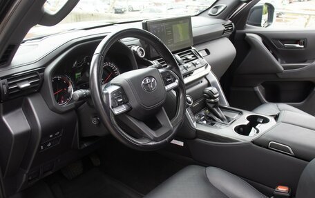 Toyota Land Cruiser, 2022 год, 9 498 000 рублей, 16 фотография