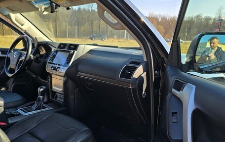 Toyota Land Cruiser Prado 150 рестайлинг 2, 2018 год, 4 400 000 рублей, 6 фотография