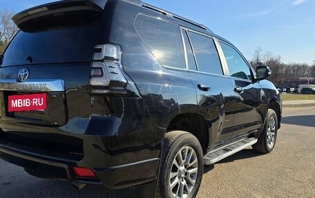 Toyota Land Cruiser Prado 150 рестайлинг 2, 2018 год, 4 400 000 рублей, 10 фотография