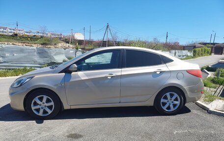 Hyundai Solaris II рестайлинг, 2012 год, 490 000 рублей, 3 фотография