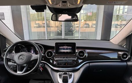 Mercedes-Benz V-Класс, 2019 год, 5 990 000 рублей, 24 фотография