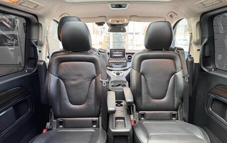 Mercedes-Benz V-Класс, 2019 год, 5 990 000 рублей, 25 фотография