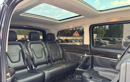 Mercedes-Benz V-Класс, 2019 год, 5 990 000 рублей, 32 фотография