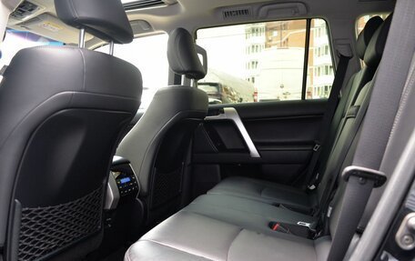 Toyota Land Cruiser Prado 150 рестайлинг 2, 2017 год, 4 140 000 рублей, 27 фотография