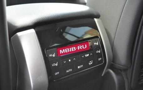 Toyota Land Cruiser Prado 150 рестайлинг 2, 2017 год, 4 140 000 рублей, 29 фотография