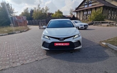 Toyota Camry, 2021 год, 2 750 000 рублей, 1 фотография