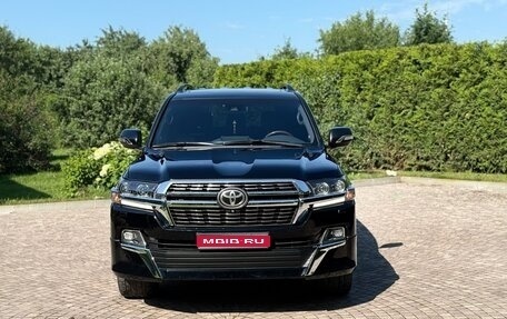 Toyota Land Cruiser 200, 2017 год, 7 000 000 рублей, 1 фотография