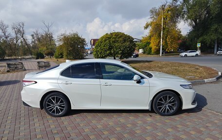 Toyota Camry, 2021 год, 2 750 000 рублей, 3 фотография