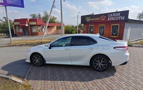 Toyota Camry, 2021 год, 2 750 000 рублей, 2 фотография