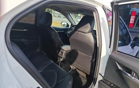 Toyota Camry, 2021 год, 2 750 000 рублей, 7 фотография
