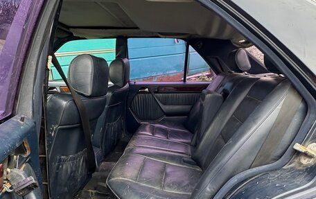 Mercedes-Benz E-Класс, 1993 год, 130 000 рублей, 2 фотография