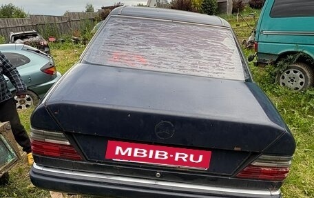 Mercedes-Benz E-Класс, 1993 год, 130 000 рублей, 3 фотография