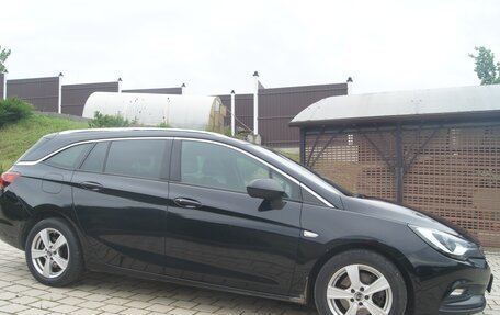 Opel Astra K, 2018 год, 1 490 000 рублей, 6 фотография
