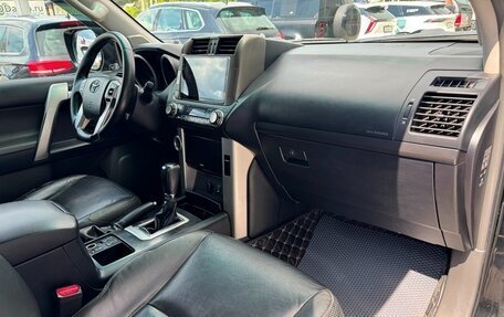 Toyota Land Cruiser Prado 150 рестайлинг 2, 2010 год, 2 089 000 рублей, 6 фотография
