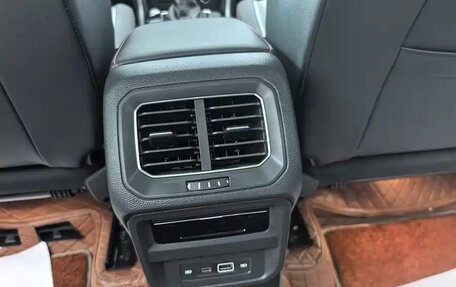 Volkswagen Tiguan II, 2022 год, 2 600 855 рублей, 10 фотография