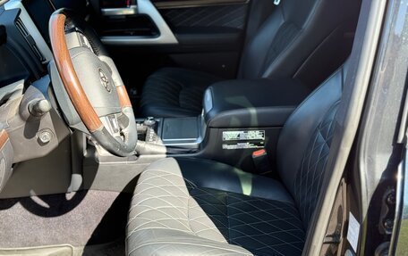 Toyota Land Cruiser 200, 2017 год, 7 000 000 рублей, 7 фотография