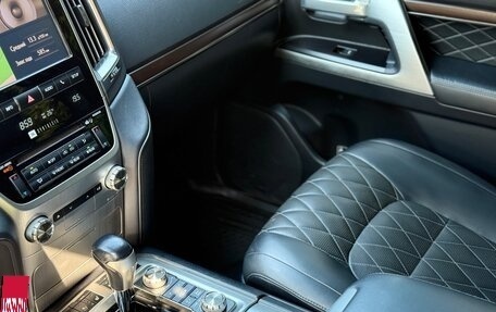 Toyota Land Cruiser 200, 2017 год, 7 000 000 рублей, 8 фотография