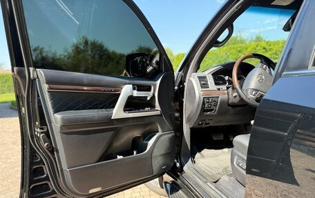 Toyota Land Cruiser 200, 2017 год, 7 000 000 рублей, 12 фотография