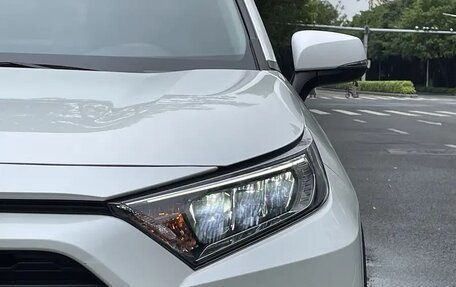 Toyota RAV4, 2025 год, 2 750 000 рублей, 15 фотография