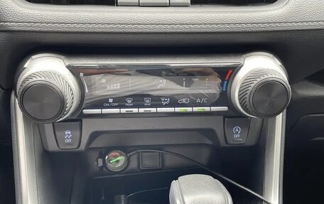 Toyota RAV4, 2025 год, 2 750 000 рублей, 26 фотография