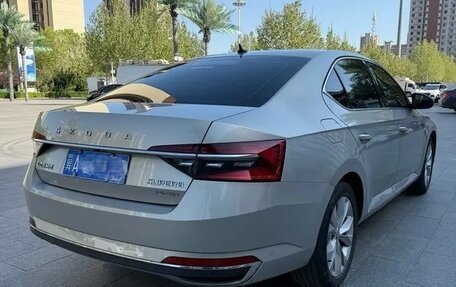 Skoda Superb III рестайлинг, 2022 год, 2 250 000 рублей, 6 фотография