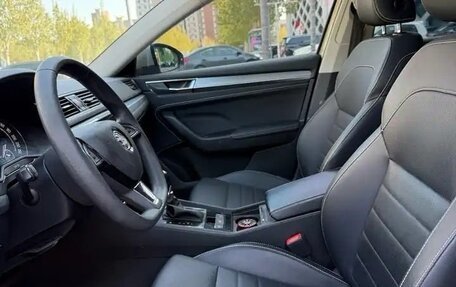 Skoda Superb III рестайлинг, 2022 год, 2 250 000 рублей, 8 фотография