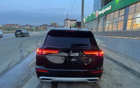 Mitsubishi Outlander, 2021 год, 4 200 000 рублей, 3 фотография