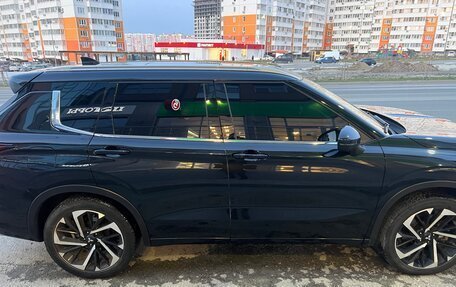 Mitsubishi Outlander, 2021 год, 4 200 000 рублей, 7 фотография