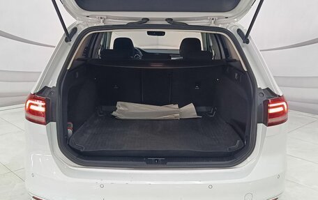 Volkswagen Passat B8 рестайлинг, 2016 год, 1 580 000 рублей, 19 фотография