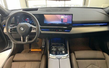 BMW 5 серия, 2024 год, 7 390 000 рублей, 14 фотография
