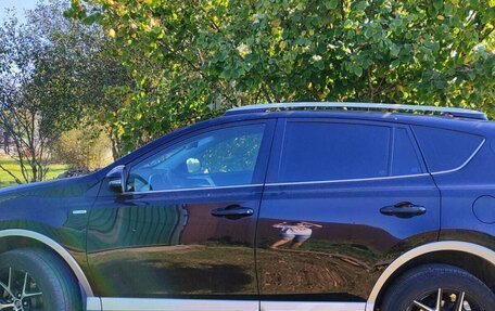 Toyota RAV4, 2017 год, 2 600 000 рублей, 6 фотография